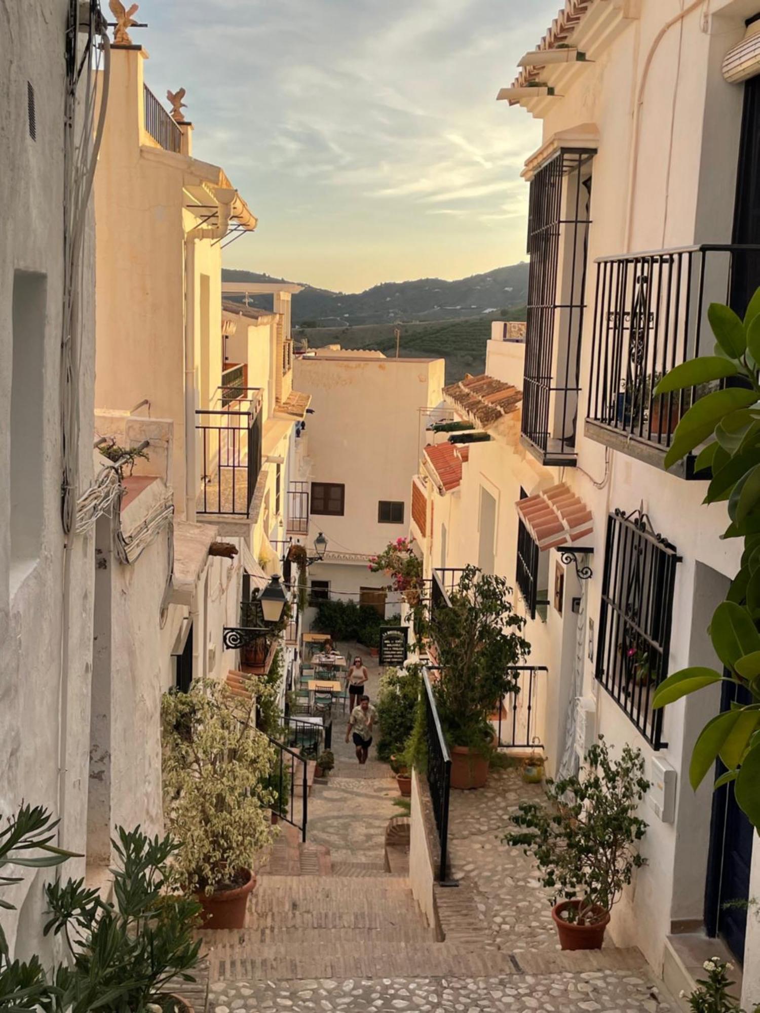 Los Nidos Apartments, Frigiliana Exteriör bild